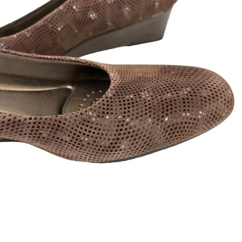 Trotters Chocolate Brown Low Wedge Slip On Genuine Leather Shoes Pumps 9 Narrow